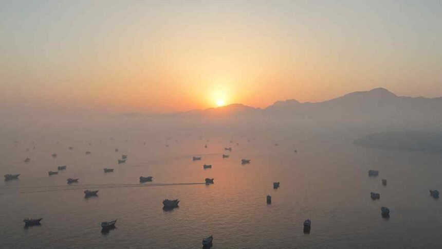 Iran and US agree deal to open Strait of Hormuz and extend ceasefire