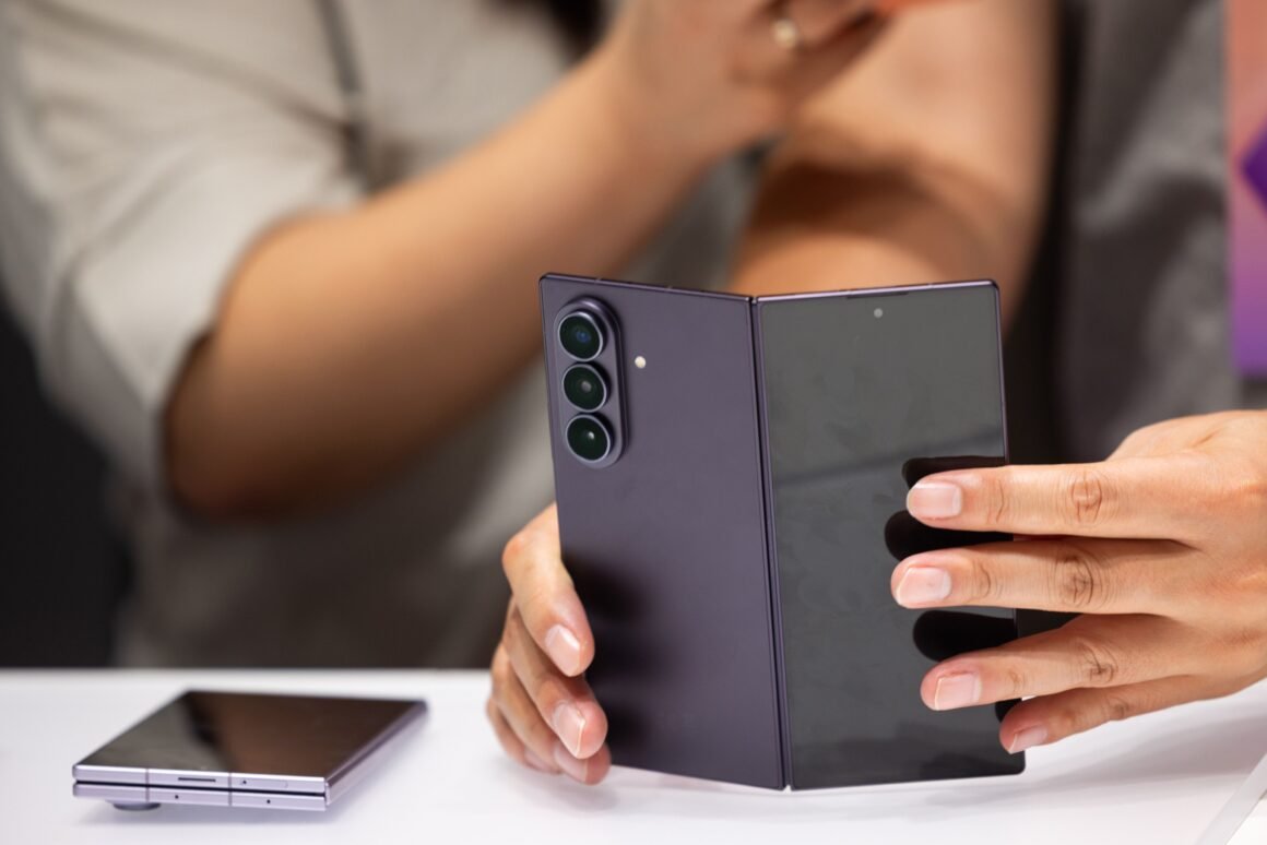 Every Samsung Galaxy Phone Comes With This Unique Add-On